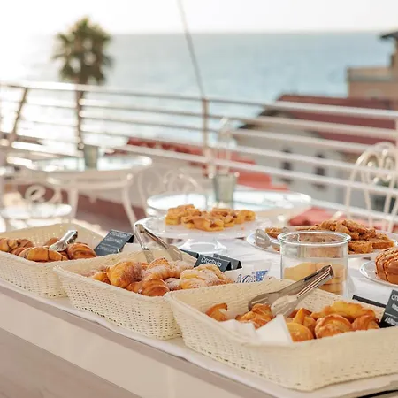 Moresco 3* 迪亚诺马里纳