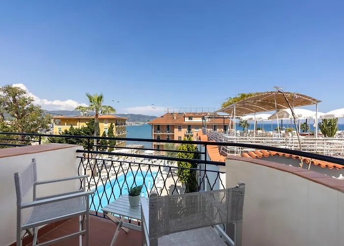 Moresco 酒店 迪亚诺马里纳